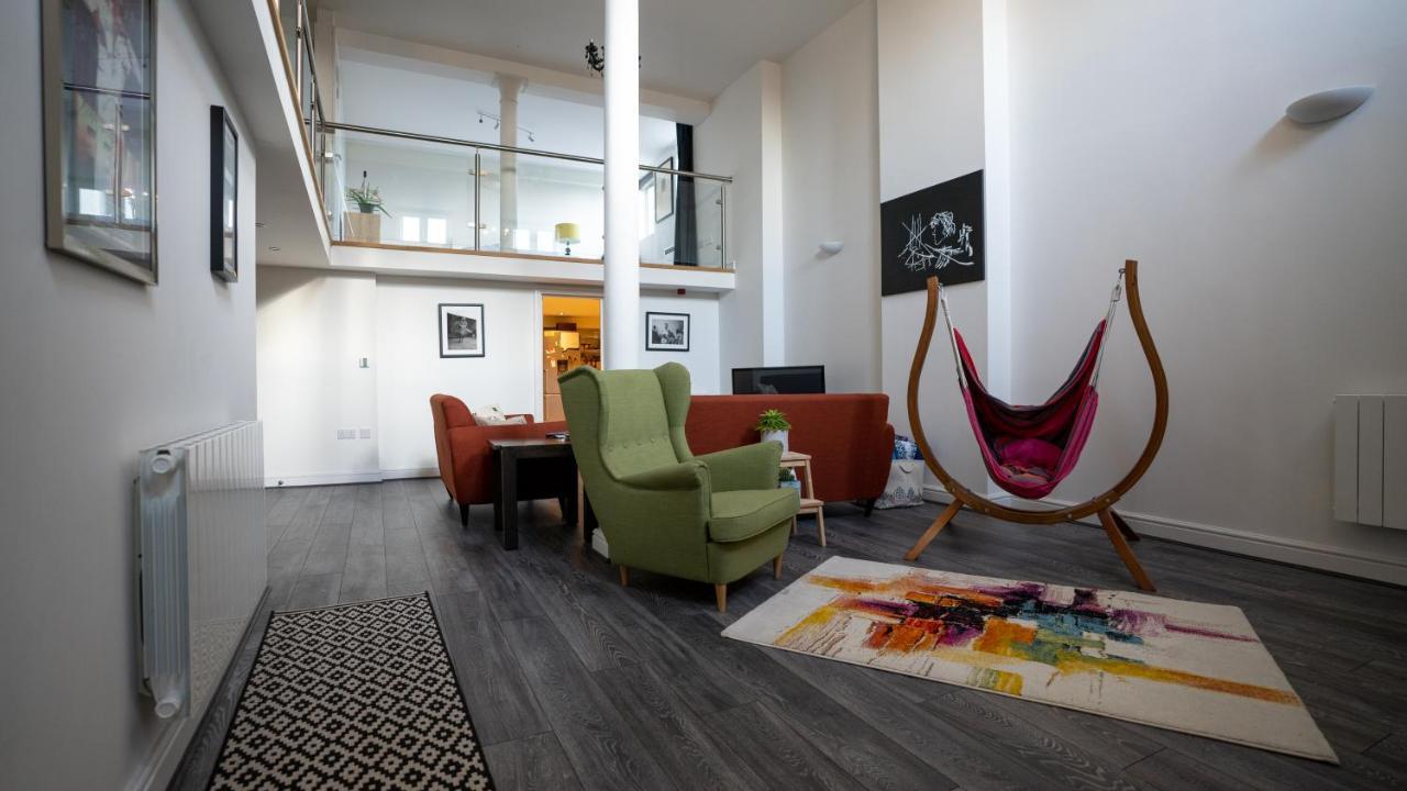 Stunning Mezzanine Apartment Near City Centre Cardiff Exterior foto
